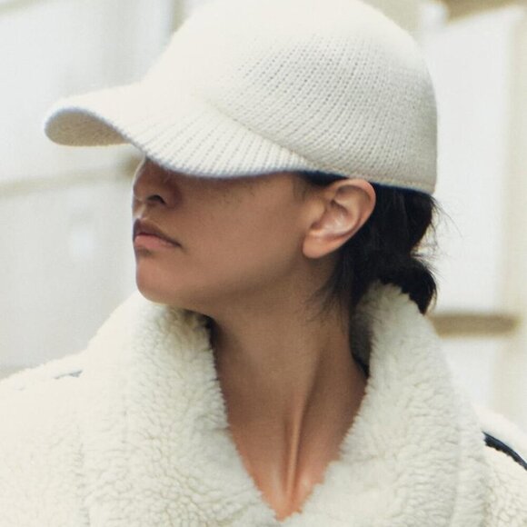 NWT ZARA KNIT CAP SIZE M - Picture 1 of 5